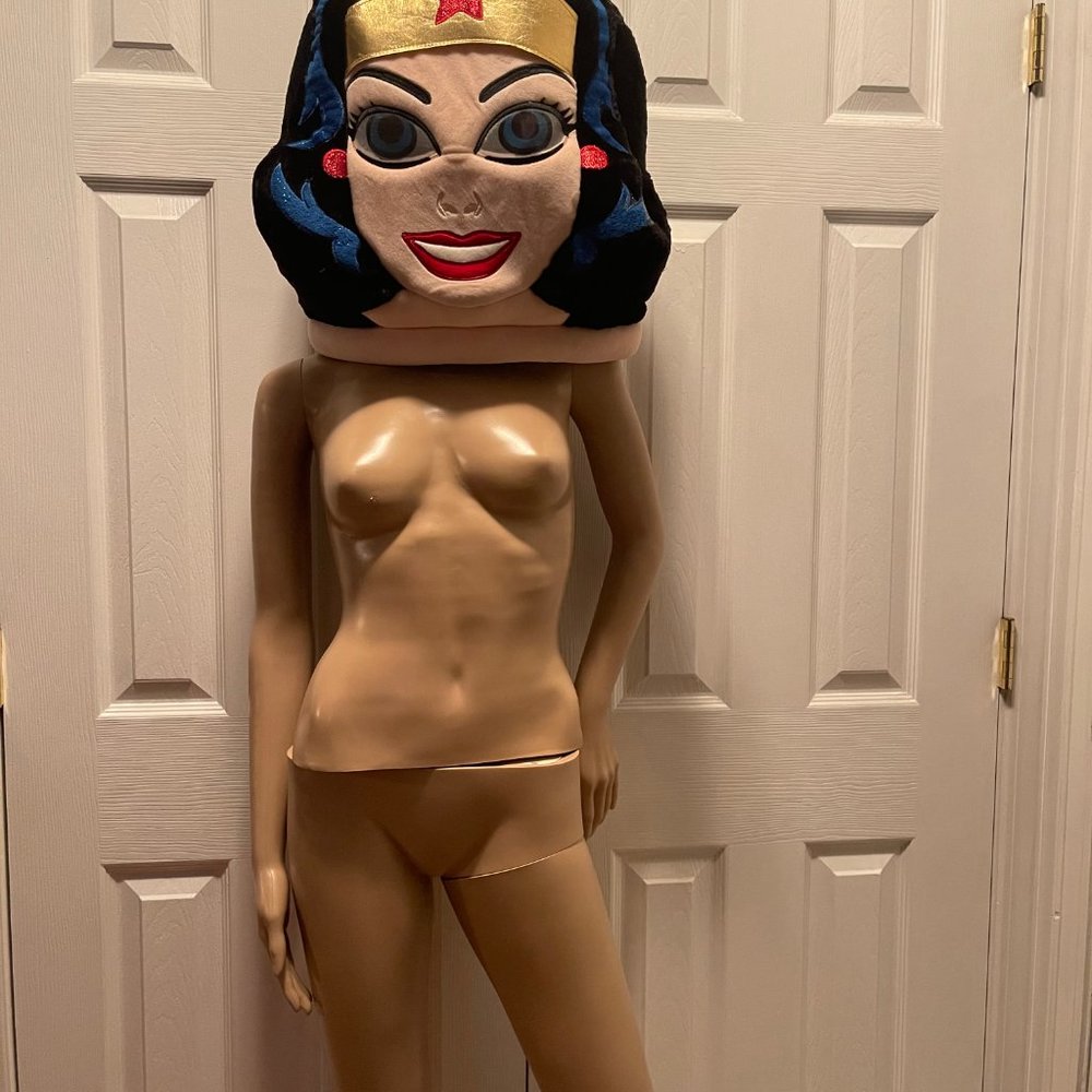 WONDER WOMAN XL HEAD